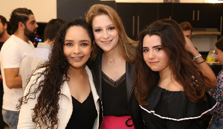  Angelica Albarrán, Ale Álvarez y Elena Villanueva.