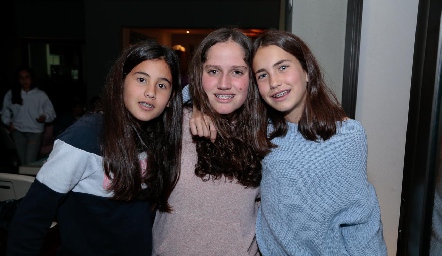  María Navarro, Kamila Dip y Alexa Pizzuto.