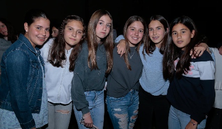 Marijó Villalobos, Luciana Urías, Isa Burberg, Anna Astrid Delgado, Alexa Pizzuto y María Navarro.