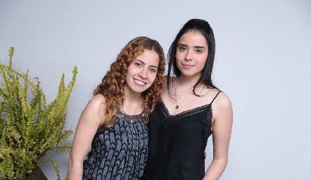  Mariana Salinas y Montse Elizondo.