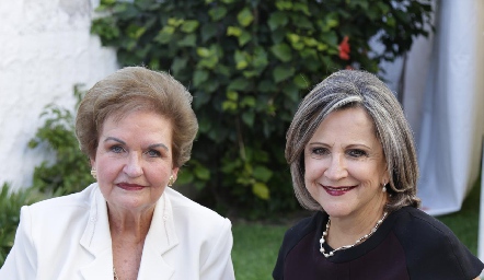  Luz Elena Borbolla y María del Carmen Dibildox.