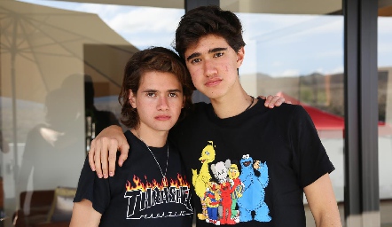  Ro Pérez y Luis de la Vega.