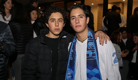  Pablo Morales y Roberto Silva.