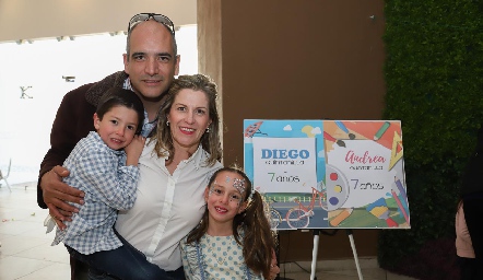  Juan Quintanilla, Diego, Sofía Rueda y Andrea Quintanilla.