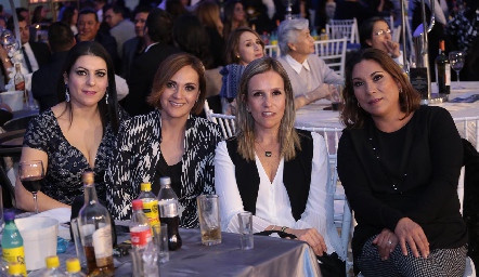 Abeer, Conchita López, Alejandra Pérez y Olga Reyes.