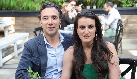  Wilfrido Martínez y Fernanda Saiz.