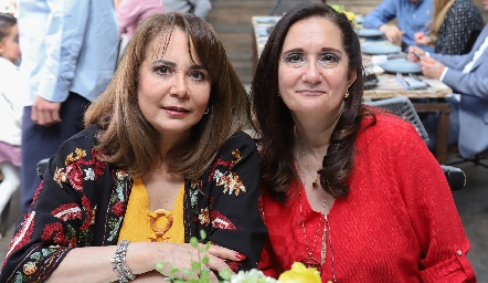  Laura y Julieta Rodríguez.