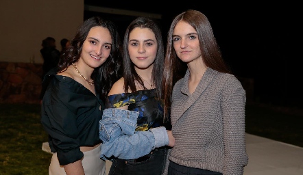  Lorenza Gárate, Sigrid Zendejas y Camila Bárcena.