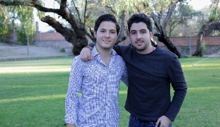  Ale Stevens y Max Gómez.