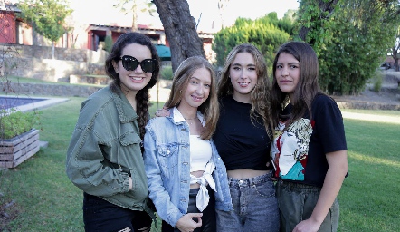 Natalia Hampshire, Miris Gómez, Sofía Vallejo y Regina Martínez.