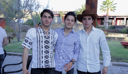  Juan Carlos Andrade, Ale Stevens y Arturo Guzmán.