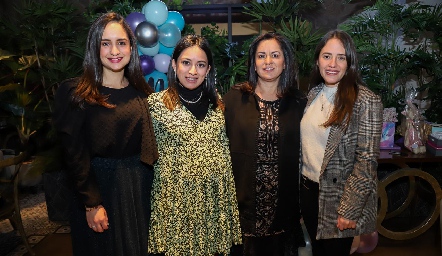  Claudia Villasana, Alejandra Quesada, Claudia Ávila y Ale Ascanio.