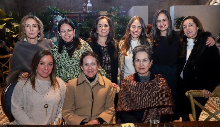  Ale con la familia Ávila.