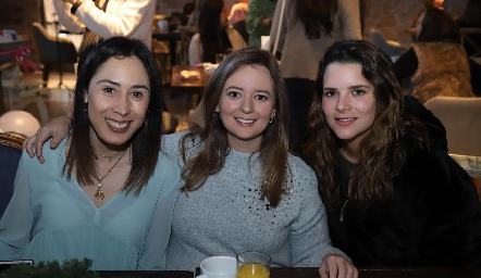  Fernanda Garza, Tere Martín Alba y Jessica Martín Alba.
