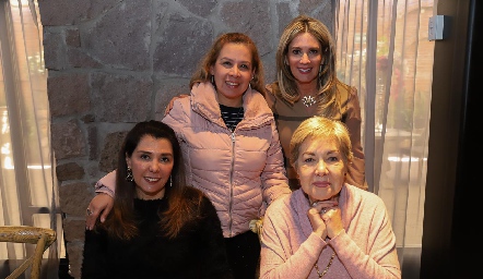  Graciela Treviño, María Vargas, Verónica Payán y Lourdes Aguiñaga.