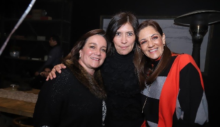  Sandra Estúa, Maricarmen Haro y Miriam Sandoval.
