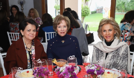  Pilar Goldaracena, Martha Elena Garza y Gloria Estrada.