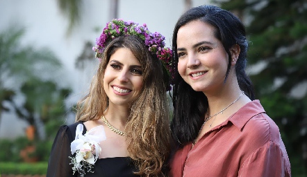  Isa Garza con su cuñada Mariana Meade.