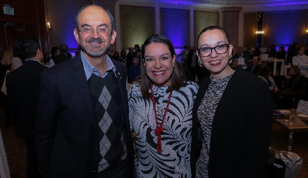  Héctor Morelos, Melissa Blanco y Karla López.