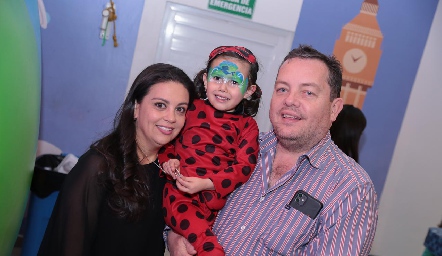  Ale Martínez, Celina y Ramón Meade.