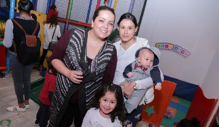  Pilar Huerta, Mariana, Carlos y Ana Paula Rodríguez.