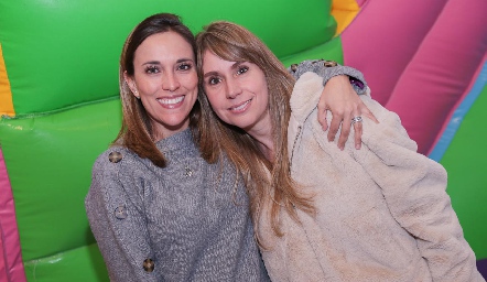  Daniela Llano y Leyre Hurtado.