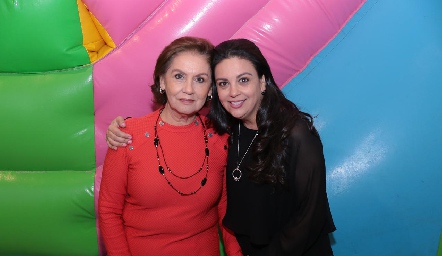  Mary Nieto y Alejandra Martínez.