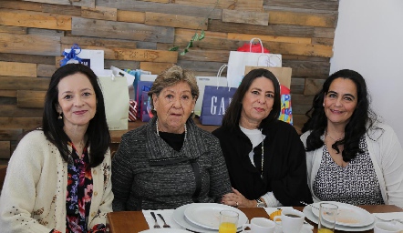  Gaby Daguajare, Elvira Delgadillo, Lupíta Martínez y Pili Gallegos.