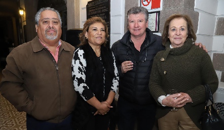  Oscar Romero, Lupita de Romero, Raúl Torres y Luz María Rubín de Celis.