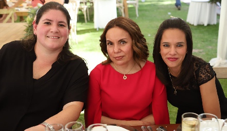  Amalia Rojas, Rocío Ortiz y Rita Villalobos.