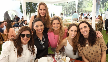  Karina Hernández, Daniela, Cristina Ortiz, Lu López, Fernanda Ramírez y Regina Ibáñez.