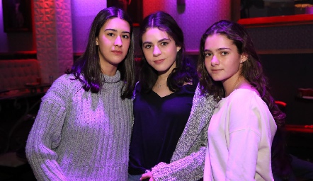 Isa Gutiérrez, Sigrid Zendejas y Andrea.