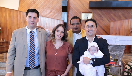  Iván Soberón, Sabrina Soberón, Padre Carlos y Diego Durán con María Inés.