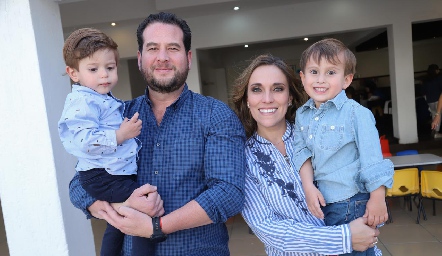  Sebastián, Pablo, Daniela y Santi Guerra.
