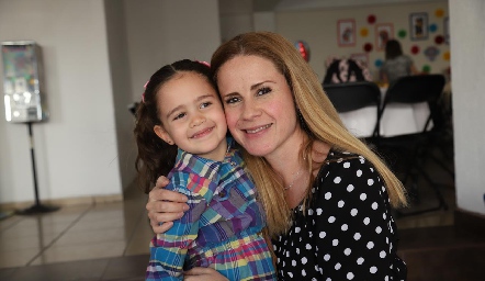  Valeria y Michelle Baeza.