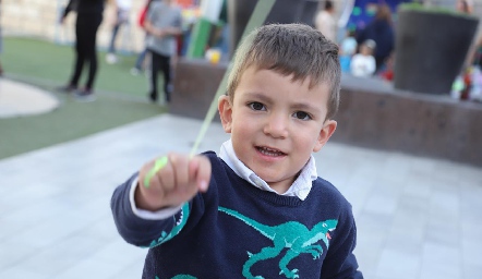 Santi.