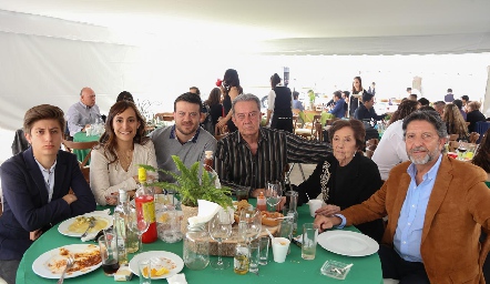  Luis Kury, Isabel Obregon, Luis Kury, Alfredo Kury, Gloria Muñoz y Humberto Kury.