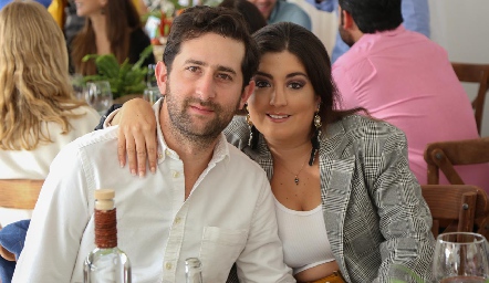  Santiago López y Silvana Zendejas.