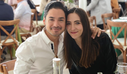  Miguel Torres y Mariana Alcalá.