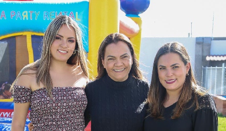  Patricia Arias, Lety Purata y Lety Arias.