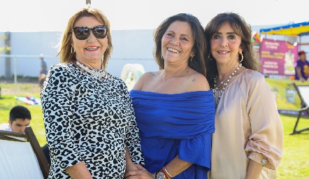  Gloria, Anyul y Laura Kury.
