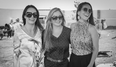  Ana Laura, Claudia y Mónica Hernández .