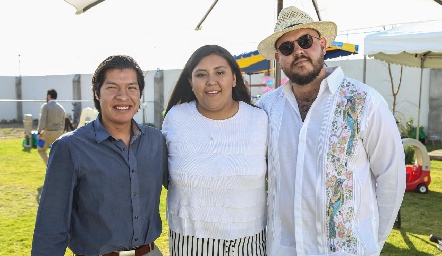  Daniel, Gloria y Ricardo Purata.