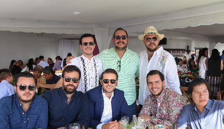  Tarde de amigos.
