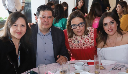  Anabel Medina, Josué Vidales, Monserrat Díaz Infante y Jacqueline Castillo.