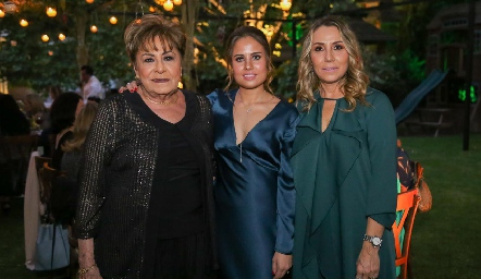  Luz María de Serna, Nuria Alcalde y Roxana Serna.