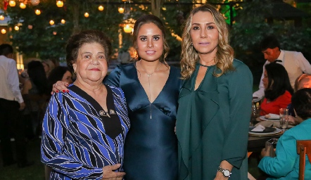  Titi Nava, Nuria Alcalde y Roxana Serna.