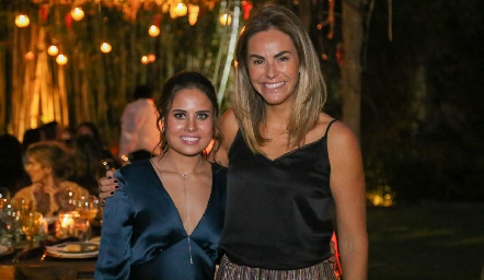  Nuria Alcalde y Nina Herrera .