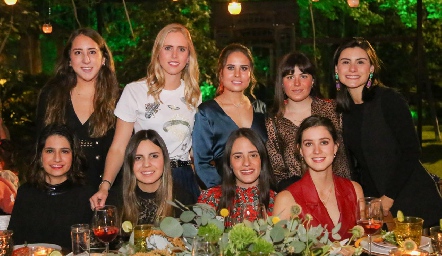  Diana Olvera, Ingrid Velasco, Nuria Alcalde, Mariela Motilla, Tere Cadena, Mónica Medlich, Marisol Cabrera, Ale Ascanio y Regina Mendizábal.