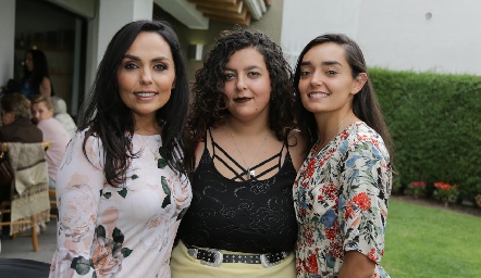  Marianela Villanueva, Daniela González y Marianela Villasuso.